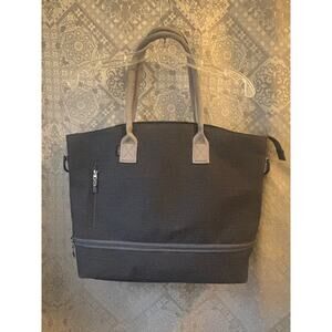 L.L. Bean Elegant Large Zippered Tote Heather classic Normcore waterproof pocket